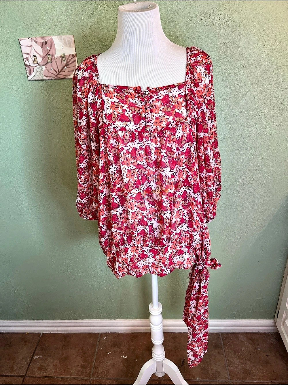 Ana Floral Blouse in Pink & Red Size Large Like New